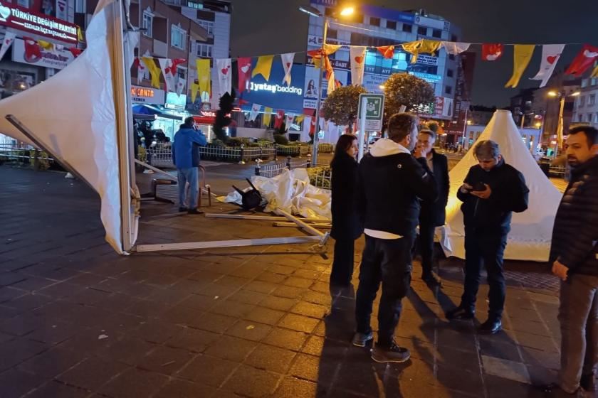 İYİ Partinin Esenler’deki seçim standına saldırı