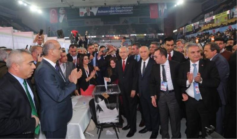 CHP genel baskanini seçti: 2019`a Kiliçdaroglu`yla