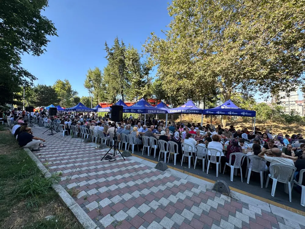Esenler Cemevi’nde Aşure ve Kurban Lokması Yoğun Katılımla Pay Edildi