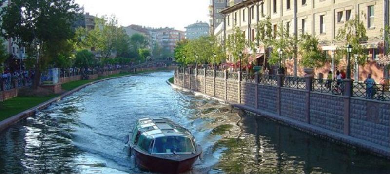 AKP Eskisehir`de çimlerin boylarini dahi ölçmüs!