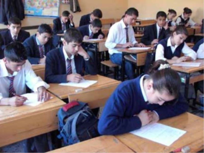 MEB`den serbest kiyafette geri adim
