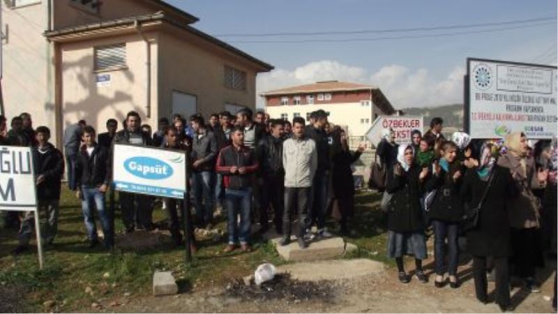 ﻿      Insanca yasam için direnis büyüyor