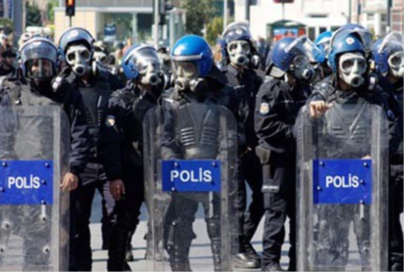 Polisler sahte evrakla AKP`ye üye yapilmis!