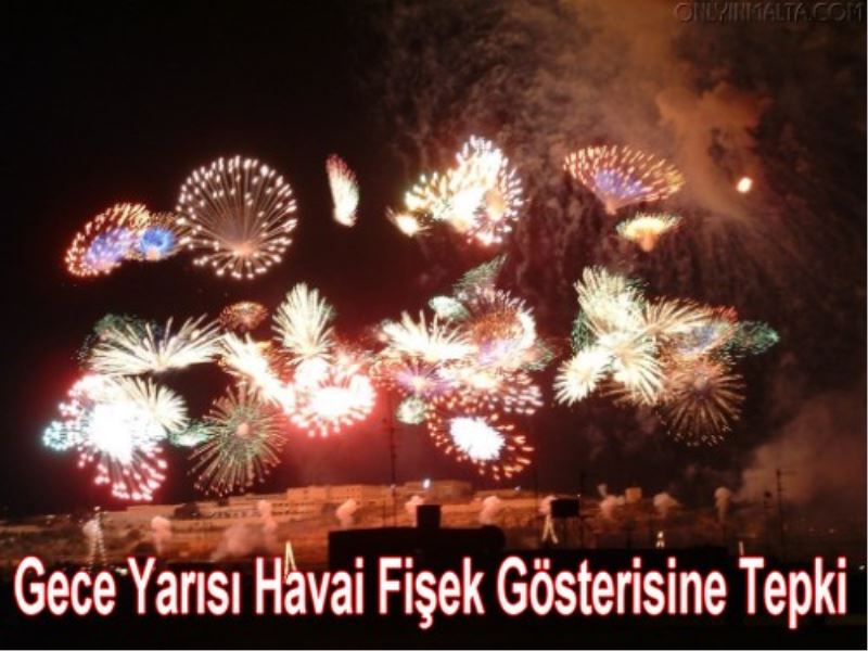 Gece Yarisi Havai Fisek Gösterisine Tepki