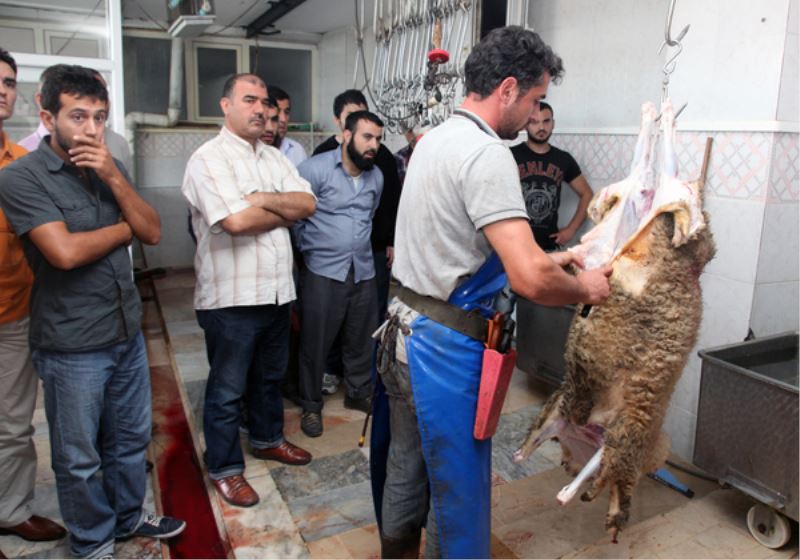 Esenlerde kurban satis yeri yok, kesim yerleri var