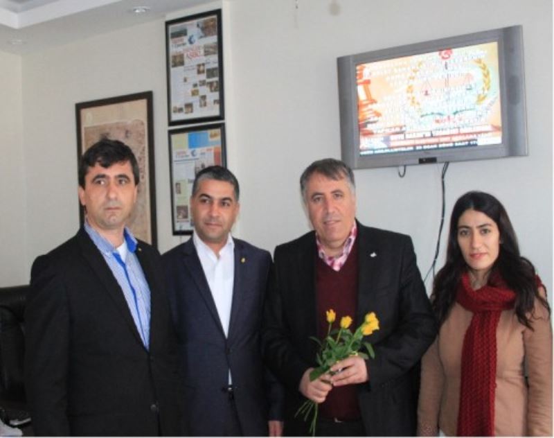 TDH Esenler Gazeteciler Günümüzü Kutladi