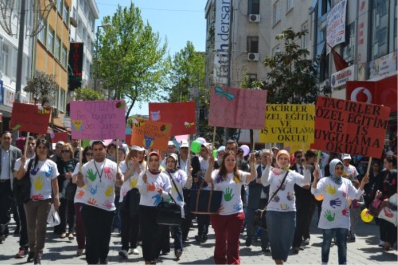 ESENLER`DE OTISTIKLER FARKINDALIK IÇIN YÜRÜDÜ