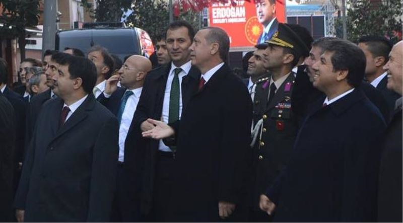 Erdogan bu kez de,Esenler`de  sigara içenlere çatti: `Terbiyesiz herifler!`