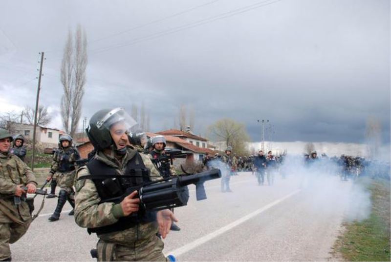 TOKAT`TA HES`LERE DIRENENLERE KOLLUK GÜÇLERINDEN ÇOK SERT SALDIRI