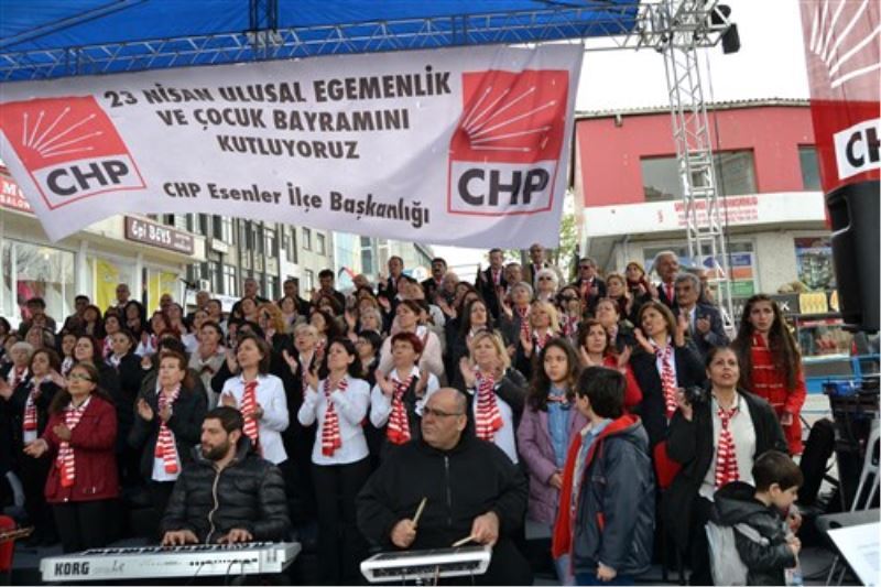 Esenler CHP`den Coskulu 23 Nisan Kutlamasi