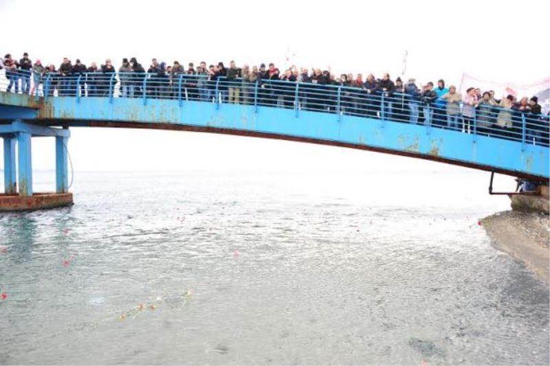 200 komünist Yunan askeri 94 yil sonra anildi