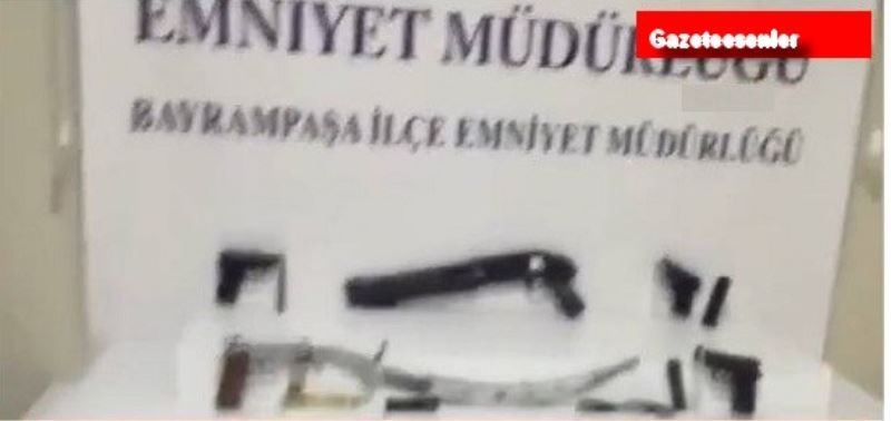 Istanbul`da Süpheli Sahsin Üzerinden 7 Adet Silah Çikti