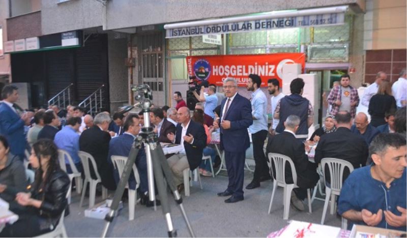 Istanbul Ordulularin Sokak Iftari