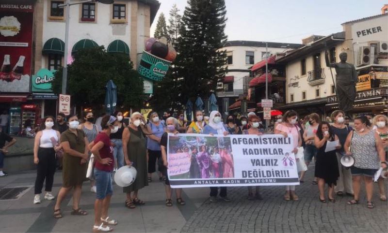 Antalya Kadin Platformu’ndan Afganistanli kadinlara kastedenlere karsi mücadele çagrisi