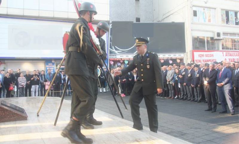 Esenler'de Atatürk'ü Anma Töreni Gerçeklestirildi