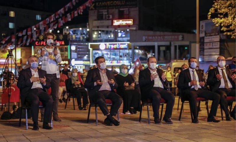 Esenler’de Vatandaslar 15 Temmuz anma programina ilgi göstermedi