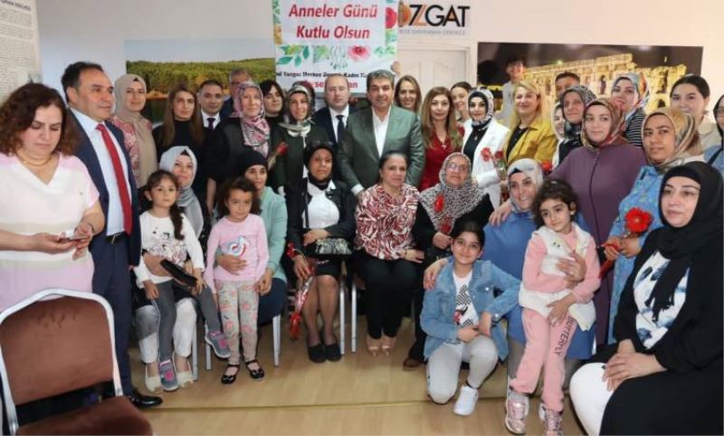 Istanbul Yozgat Merkez Kültür ve Dayanisma Dernegi Anneler gününü kutladi