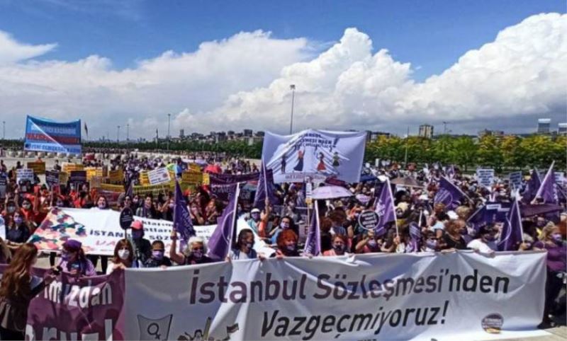 Kadinlar Maltepe'de bulustu: Istanbul Sözlesmesi'nden vazgeçmiyoruz